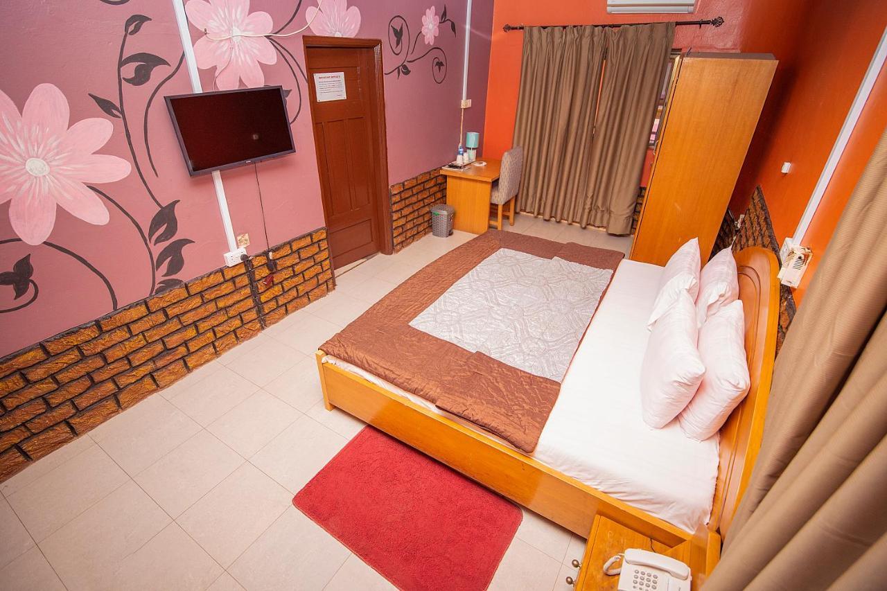 Hilton View Hotel Ogbodjo Eksteriør bilde