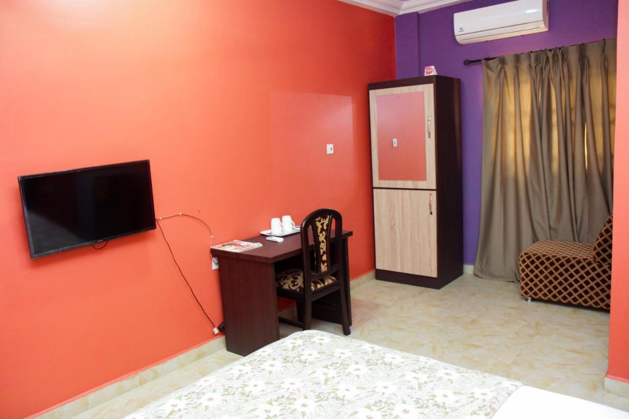 Hilton View Hotel Ogbodjo Eksteriør bilde